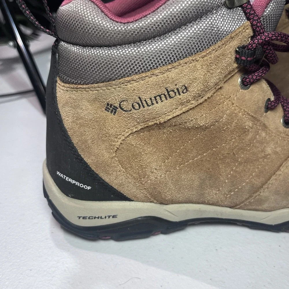 COLUMBIA Womens Hiking boots 10.5 Mount‎ Carmel Mid Waterproof  YL1089-287 EUC
